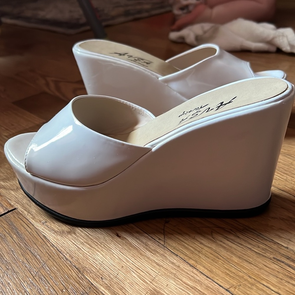 White wedged shoes size 8.5 (39)